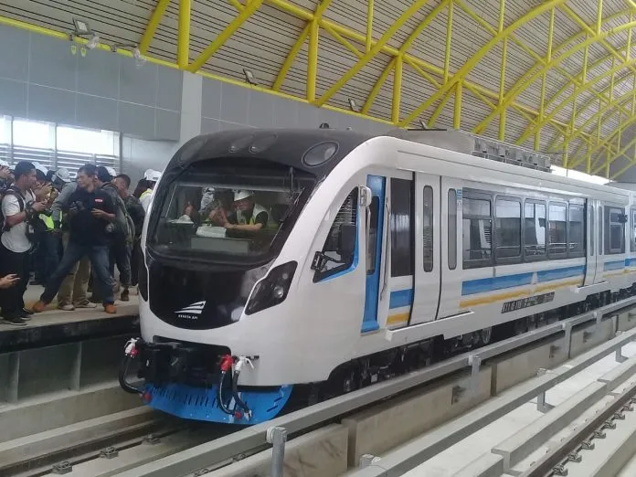 LRT Palembang, Kereta LRT Pertama Di Indonesia